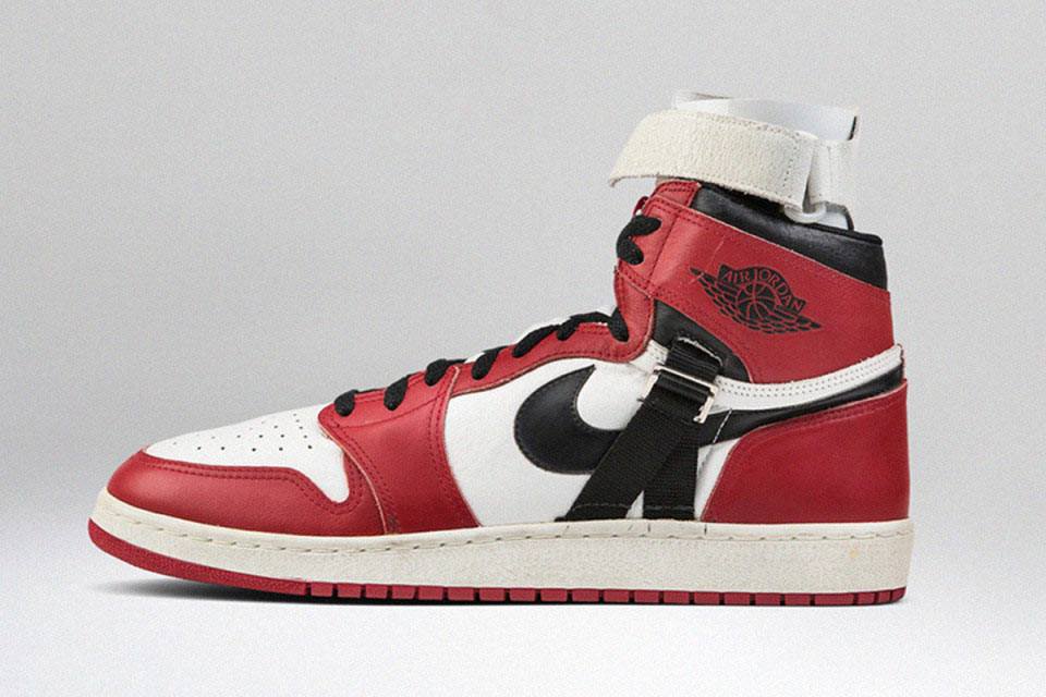 LE SAVIEZ-VOUS… Jordan 1 Strap over Swoosh